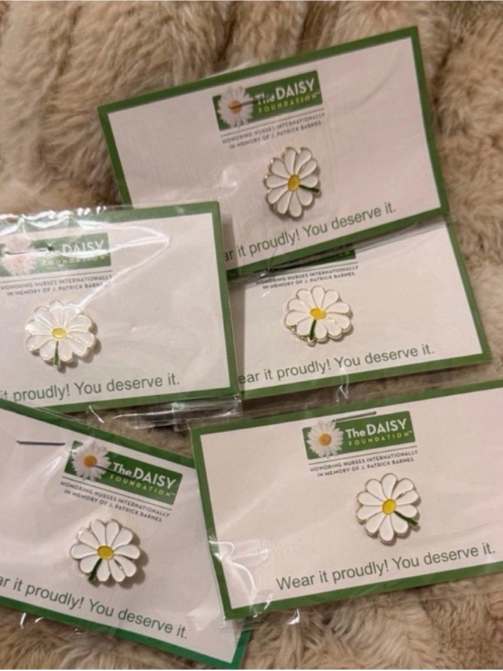 Daisy foundation pins